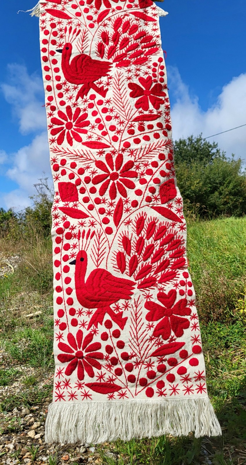 Artisanat d'art : Tenture fleurs mexicaine du Chiapas broderie main haut de gamme