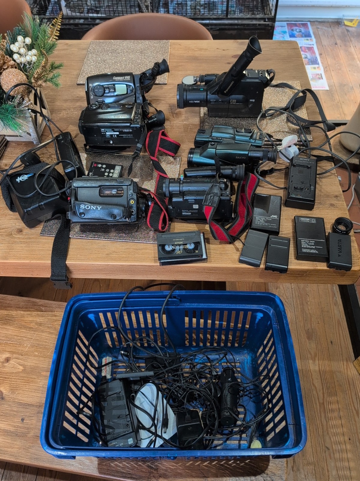 Job Lot 6 Vintage Retro Cam Corders , Sony, KVC, Sanyo Panasonic Spares Repairs