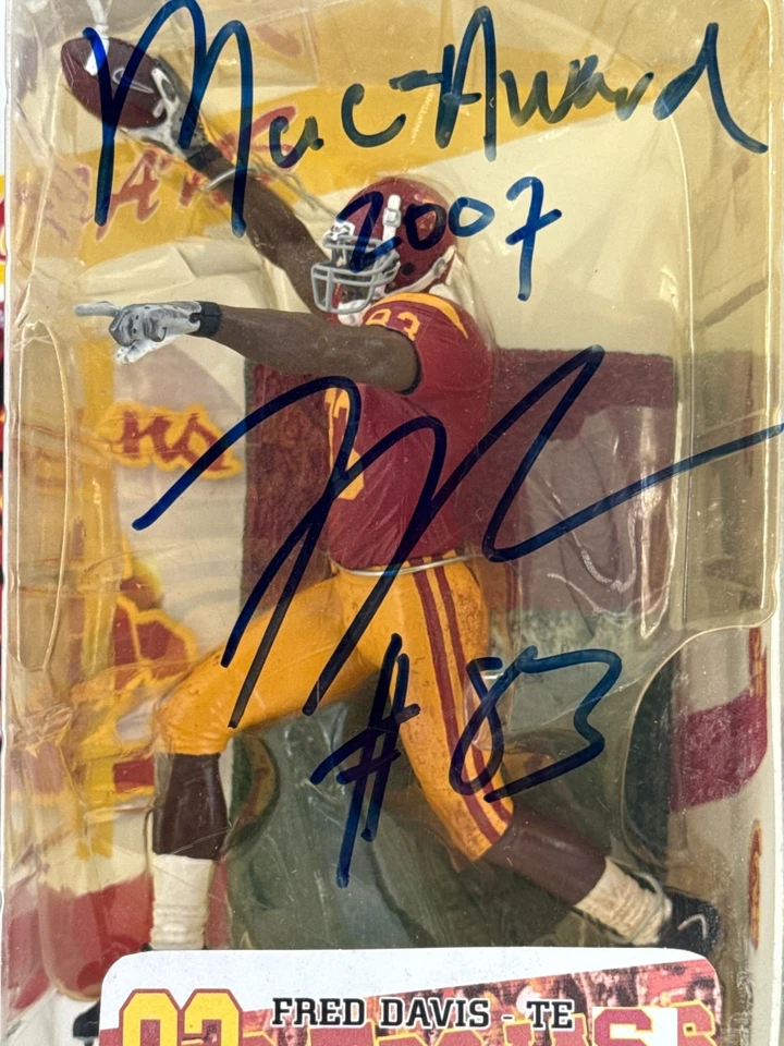 Figura de acción Fred Davis #83 USC Trojans firmada automática 2007 Premio Mackey NCAA TE Foto 3 de 4