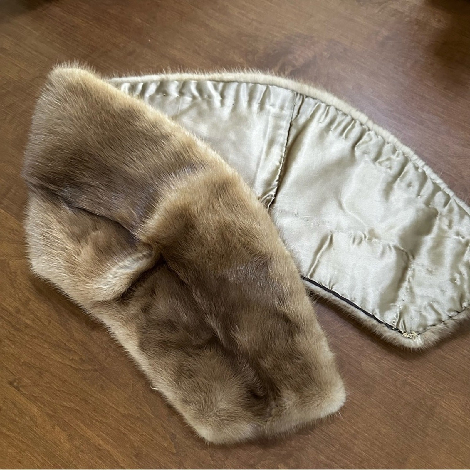 Rare VTG Mink coat sweater collar image 3