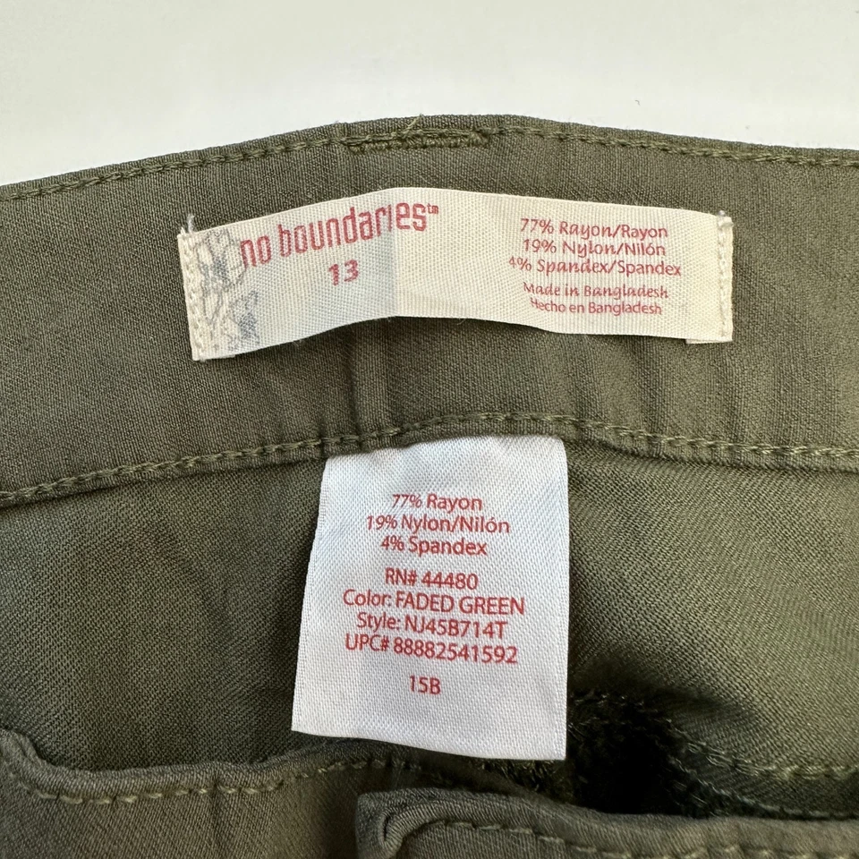No Boundaries Skinny Women's size 13 Olive Green pants - Image 3 of 4