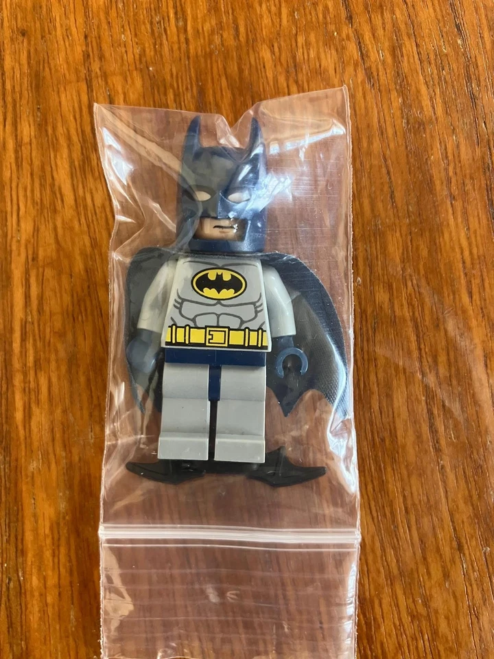 Lego Batman Minifigure Bundle (2006-2017) - Good to Excellent Condition - Image 3 of 4