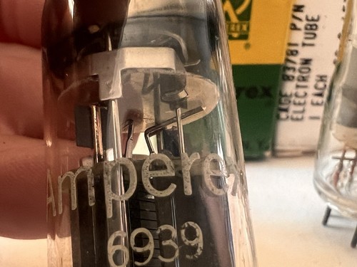 Amperex 6939 Pair, NOS GRAY PLATE D GETTERS 3 MICA/SPACER Rare Pinched Waist - Picture 7 of 22