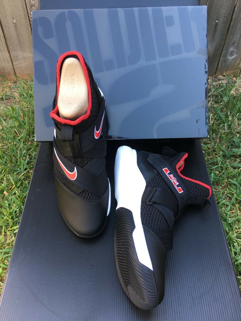 nike lebron james soldier xii