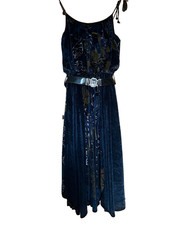 Abendkleid midi mit Zipfeln Gr. 40 Marke Puszta mit regulierbarem Gürtel