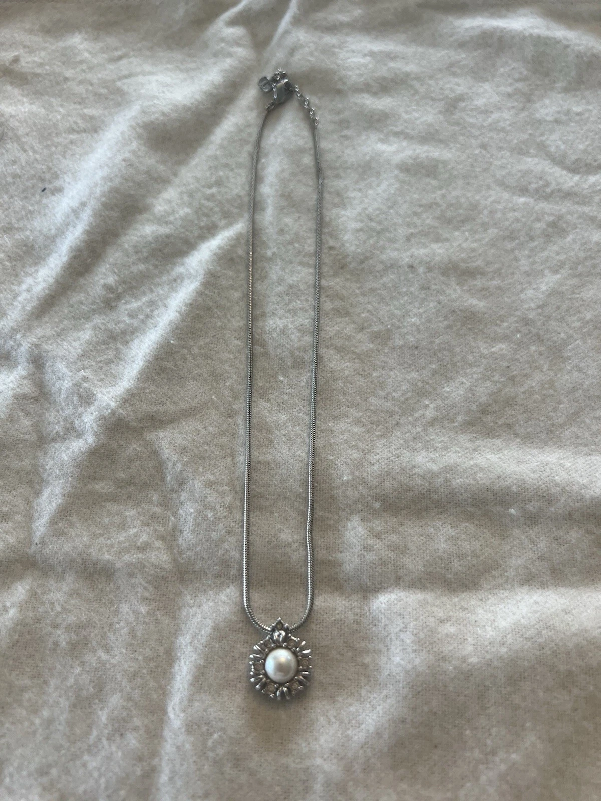 Collana vintage Dior tono argento ciondolo perle