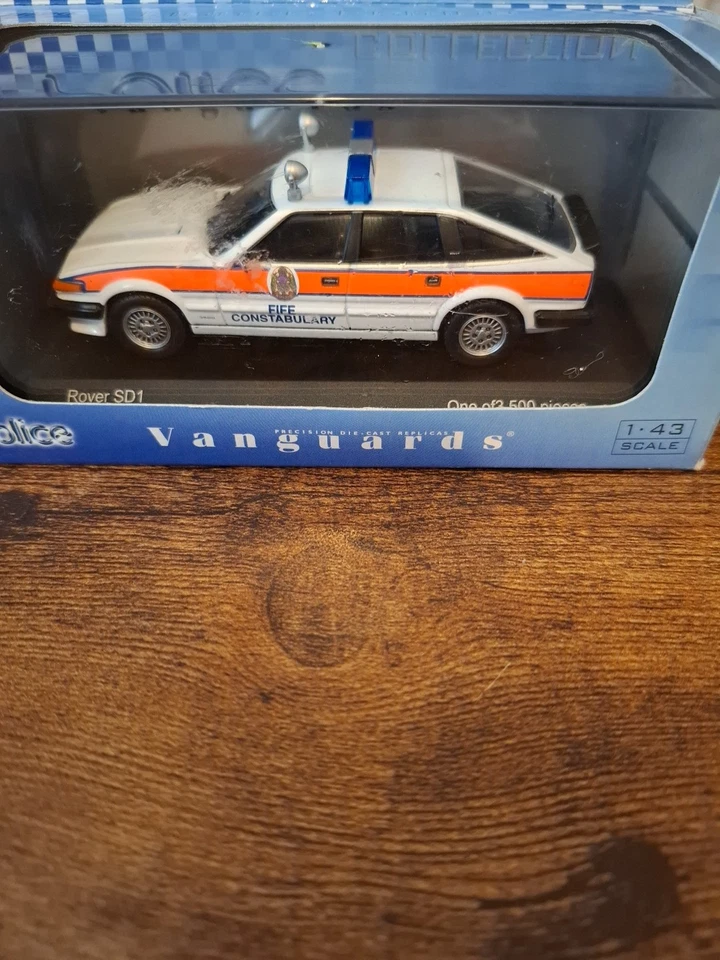 Carro de polícia Vanguards VA09003 Rover SD1 3500 V8 Fife trânsito policial 1:43 - Imagem 2 de 4