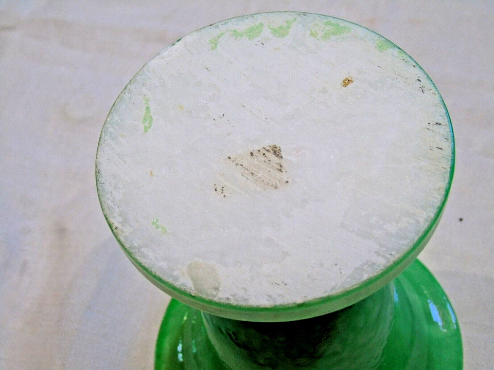 vase vert en albâtre ou autre, sur pied - Photo 4/4