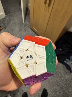 QiYi Megaminx QiHeng Speed Cube Magic 12 Sided Twist 3D Puzzle Brainteaser 