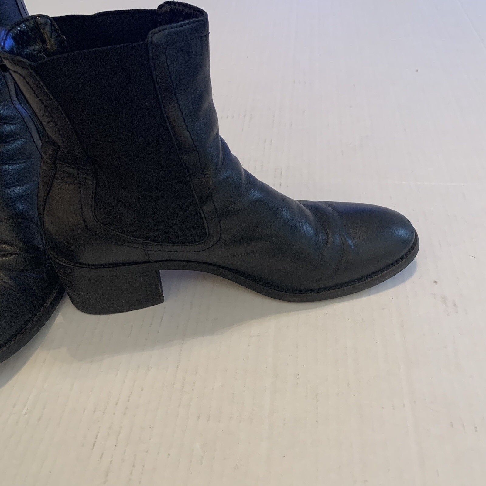 aquatalia chelsea boots womens