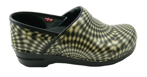 sanita nursing clogs