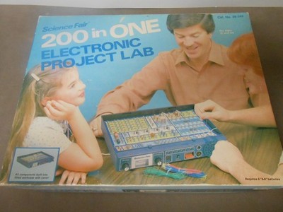 Vintage Science Fair 200 in One Electronic Project Lab - Untested please read