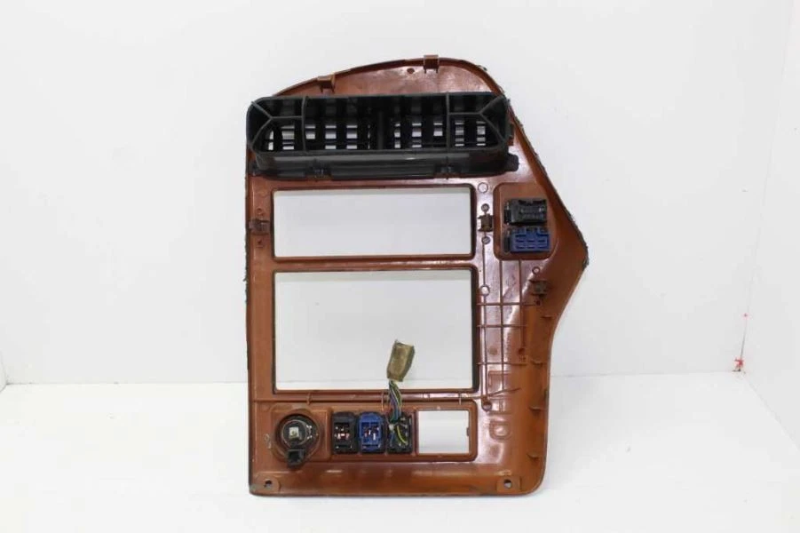 Ободок отделки вентиляционной решетки радиоприемника переменного тока для центральной приборной панели 1997 98 99 Infiniti QX4 - Изображение 4 из 4