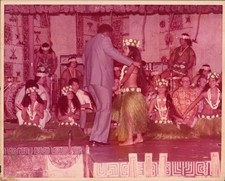 Lahaina Banyan Court Polynesian Luau 1976 Photo 8x10 Hawaii BC4001