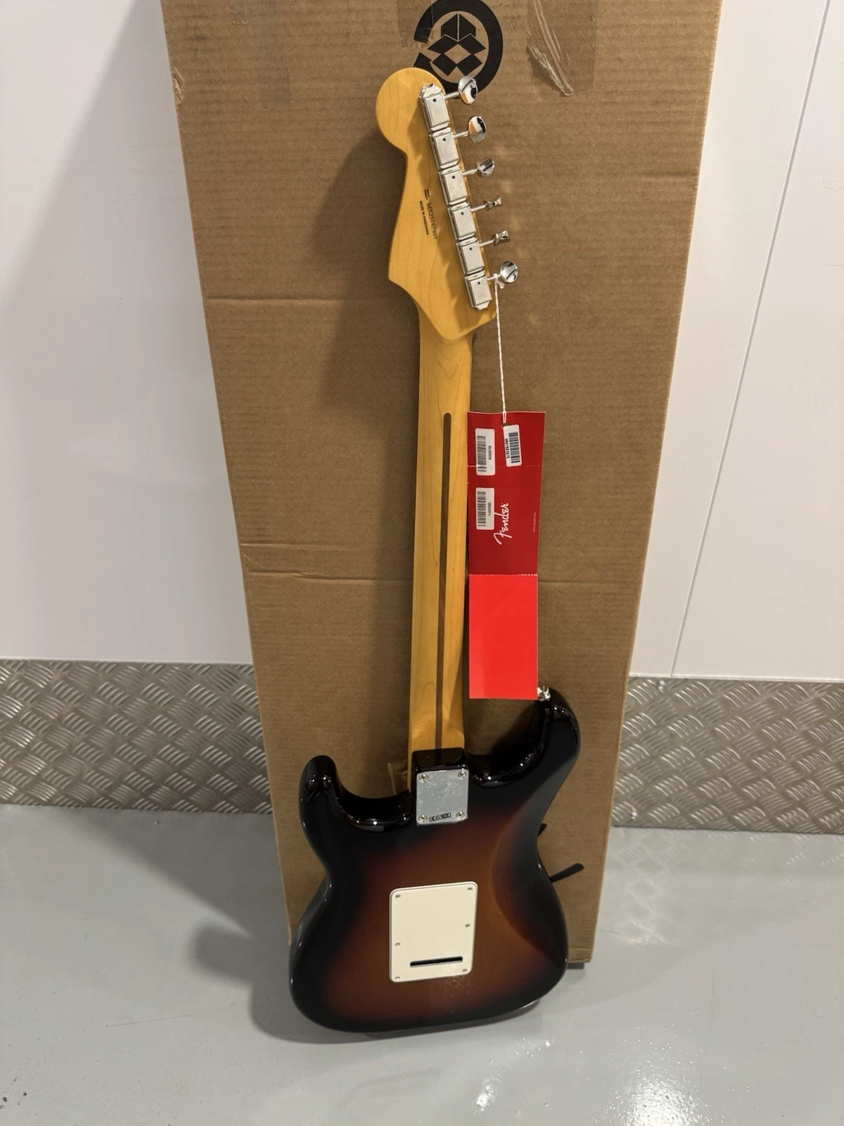 Fender Player II Stratocaster Rosewood Fingerboard 3 Colour Sunburst Brand New 7