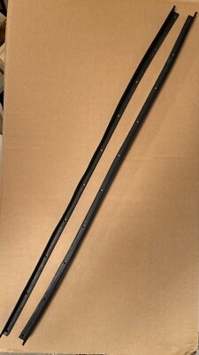 Land Rover Defender 90 110 Tür vorne unten Gummidichtungen X2 MWC6130 ALR6250 UB