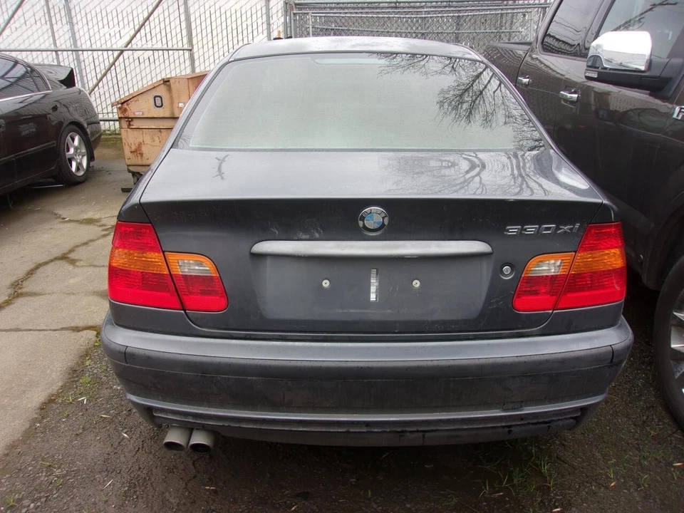 Used Driving Light fits: 2002 Bmw 330I Fog-Driving Sdn round w/M-Tech Grade A - Image 2 of 4