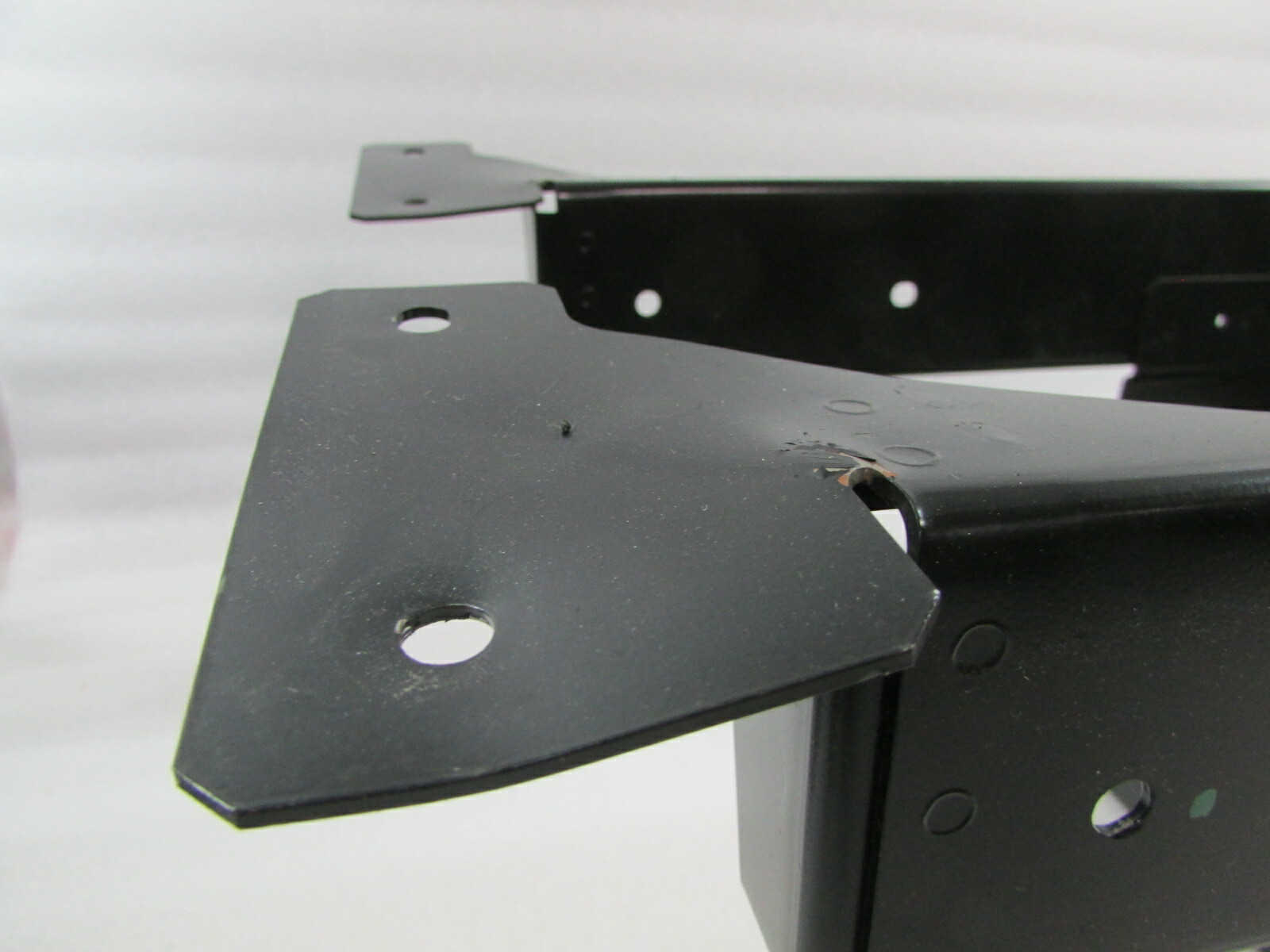 Maserati Granturismo, Battery Tray Bracket, Used, P/N 229262