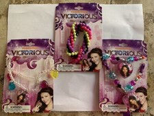 Nickelodeon Nick Jr. Victorious Bracelet Set  BFF Necklace Set  Heart Necklace