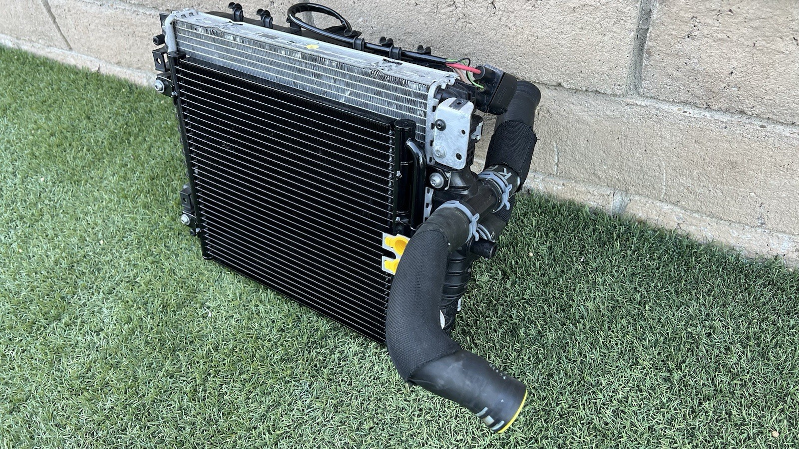 Lamborghini Huracan Right Side Radiator AC Condenser Cooling Fan Assembly OEM