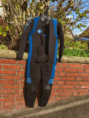 Tauchanzug Aqualung Conzept 3 Plus 5,5 mm Tech SUP Boot  Kopfhaube Eisweste OWD