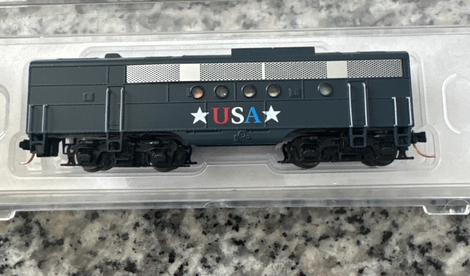 N-Scale Micro Trains, USA FT LOCO/EMD FT B Unit Locomotive - Image 3 of 4