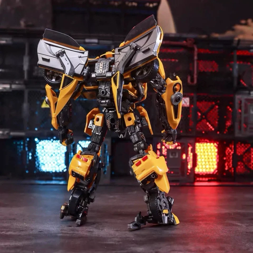 Legendary Toys LTS-03C Hornet (not-Bumblebee) w/ Upgraded Head - Image 3 of 4