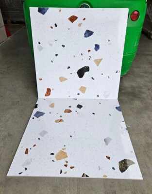 FLIESEN RESTPOSTEN 24: 75x75cm weiß terrazzo bunt glänzend Feinsteinzeugfliesen 4m²