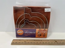 2007 Wilton Pumpkin Nesting Metal Cookie Cutter Set of 4 New in Box, New