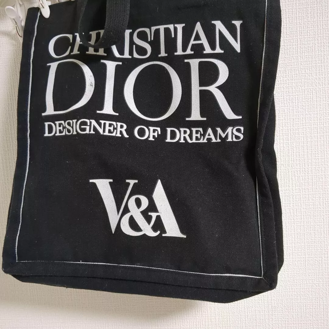 Sac fourre tout Christian Dior V&A nouveauté noir Londres V&A musée limité