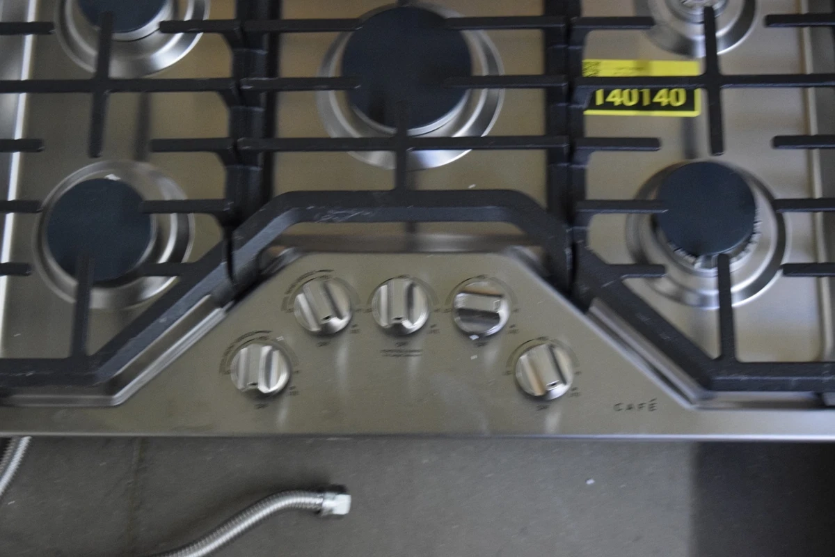 Ge cafe 2024 gas cooktop 30