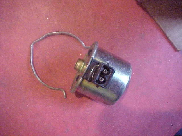 NUEVO OEM GM EE. UU. 80 81 CHEVY CHEVETTE PONTIAC T1000 BOBINA DE VÁLVULA DE CIERRE DE SOLENOIDE Foto 2 de 4