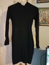 Fashion Nova Dress m zioer back