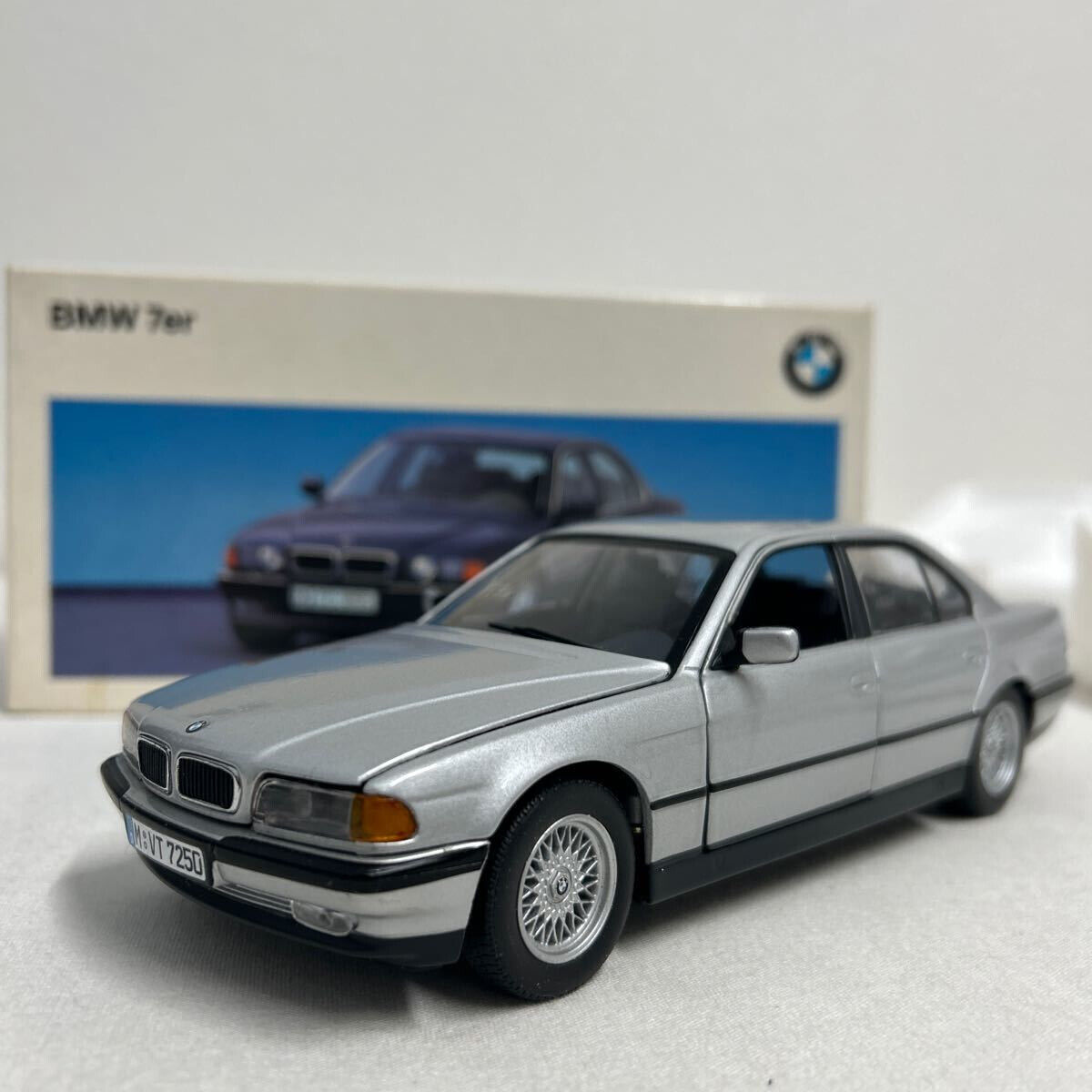 Bmw Pma 1/24 740I 1994 7 Series Silver E38 Minichamps Dealer Bmw Pma 1/24 740I 1994 7 Series Silver E38 Minichamps Dealer