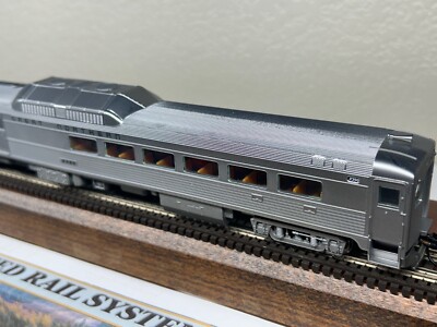 BUDD RAIL DIESEL CAR - GREAT NORTHERN - DC / DCC Ready '' PLATED ''- HO Scale NEW