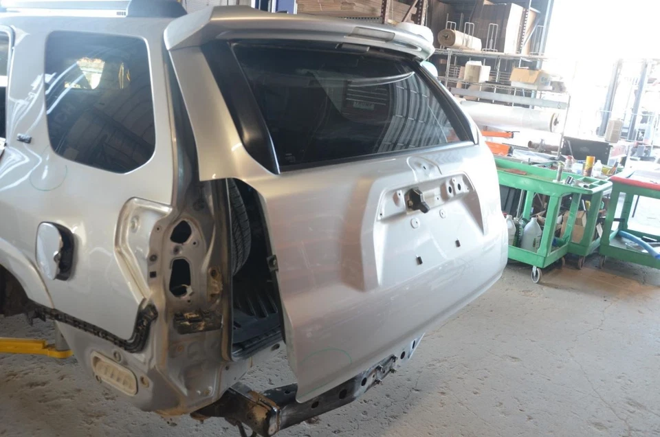 14-23 丰田 4Runner 4.0L 银色后备箱舱口组件 — 第 3/4 张图片