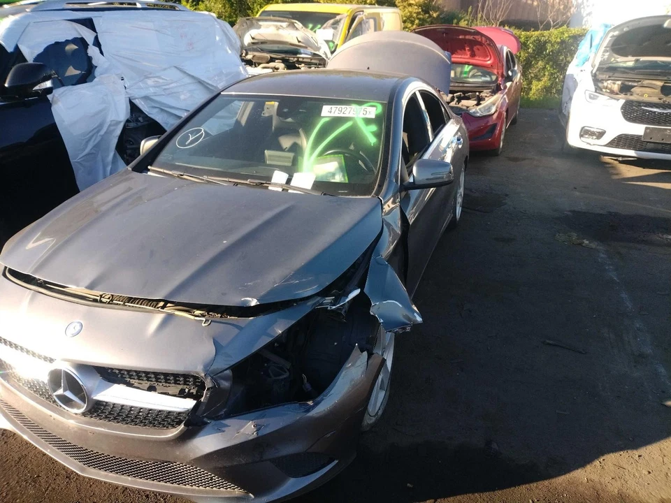 Compresor de aire acondicionado usado se adapta a: Mercedes-benz Mercedes clase 117 2015 tipo CLA250 Foto 2 de 4