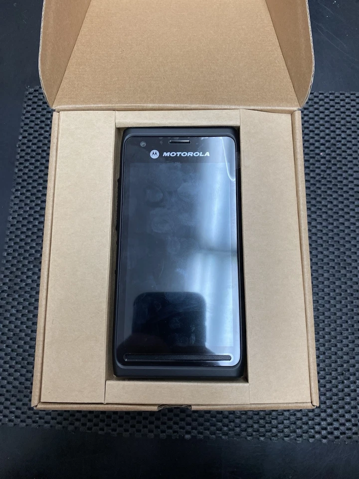 Smartphone Motorola LEX L10 MISSION CRITIAL LTE Android DESBLOQUEADO Doble SIM Foto 2 de 4