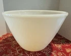 Vintage Fire King Splash Proof Mixing Bowl Milk Glass 2 Qt