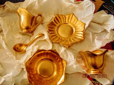 Pickard china gold rose and daisy 5 piece set