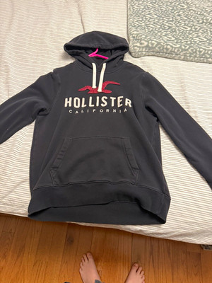 Hollister Men s L Black Pullover Hoodie Logo Drawstring Hood Kangaroo Pocket