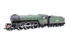 Bachmann OO Gauge 31-554 BR Green Late Crest Class V2 w/ Double Chimney No.60903