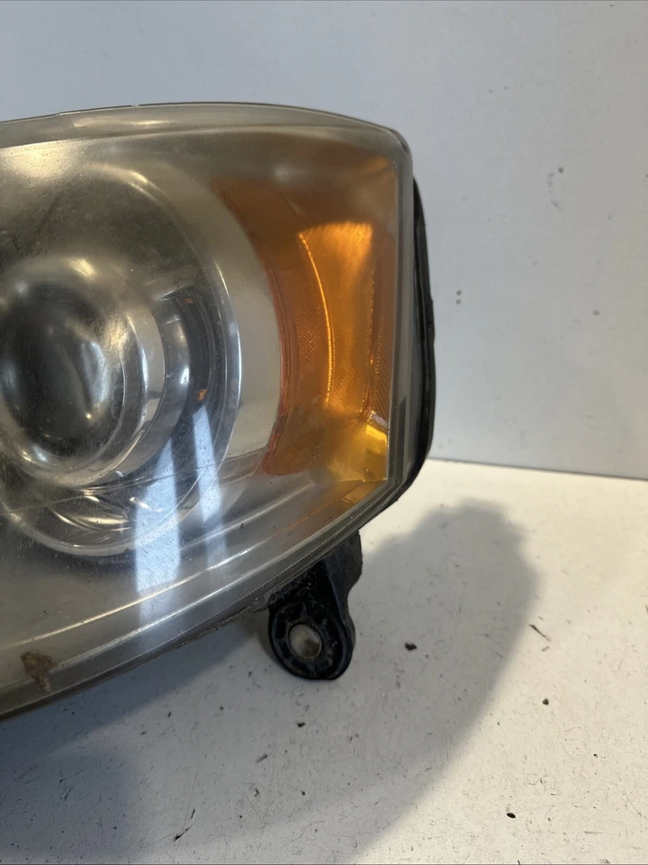 Chrysler Grand Voyager headlight front left xenon 5dw009000-00 genuine 2011 - Изображение 4 из 4