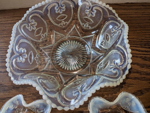 EAPG Dugan Jeweled Heart Berry Bowl & 2 Dessert Bowls - Picture 3 of 4