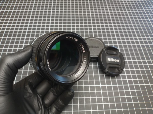 Nikon Nikkor 105mm f/2,5 Ai-S, Portrait Lens, AIS