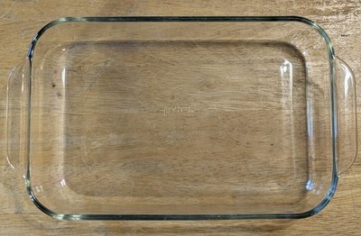 Vintage PYREX 232-R Clear Glass 11 x 7 x 1.5 Casserole Dish 2 Qt Baking Pan EUC