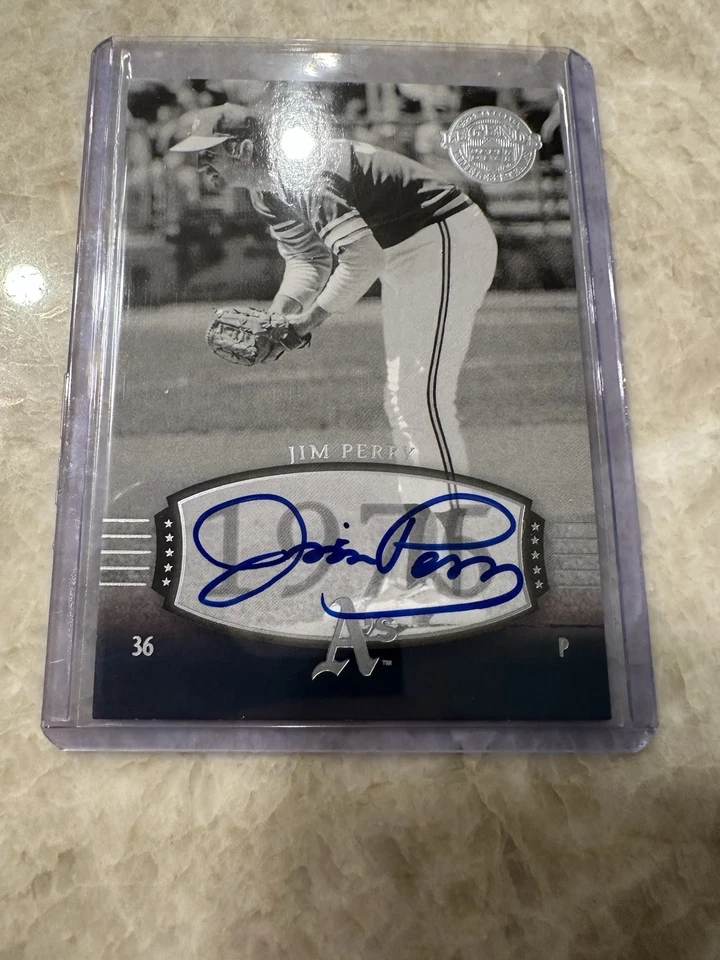 Tarjeta automática Upper Deck Legends Timeless Teams Silver Auto Jim Perry #125 2004 Foto 2 de 4