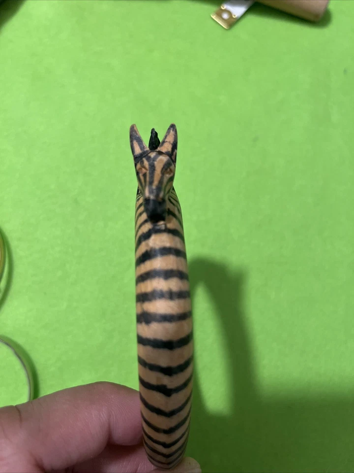 Brazalete de cebra de madera marrón negro tallado a mano vintage Foto 4 de 4