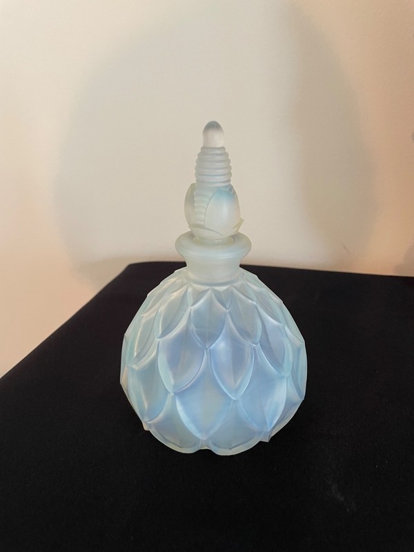 Sabino Opalescent Art Glass ‘Petalia’ French Perfume Bottle & Stopper  5 1/4"