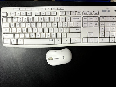 LOGITECH MK295 Silent Wireless Combo
